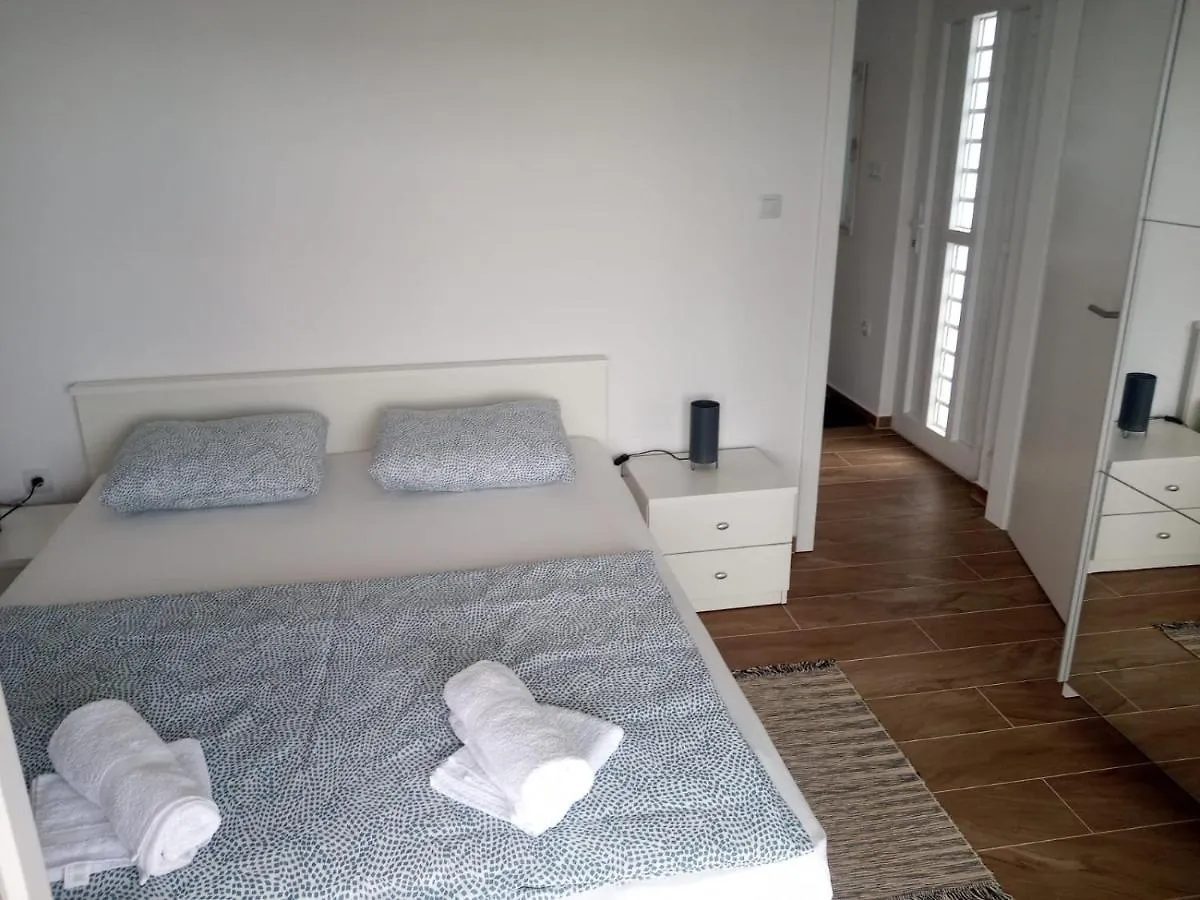 Apartmani Sol Vlasici Pag Town