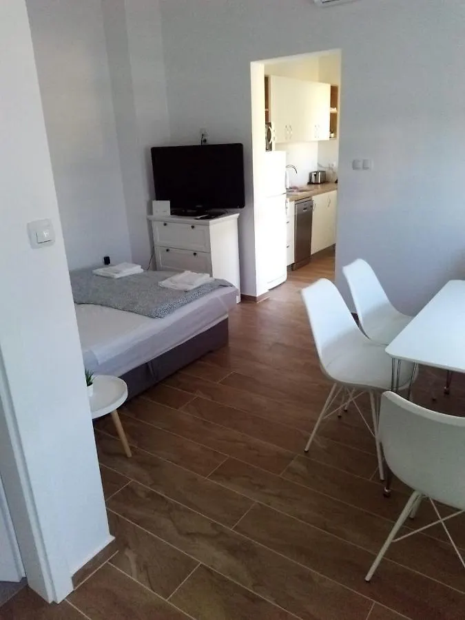 Apartmani Sol Vlasici Pag Town